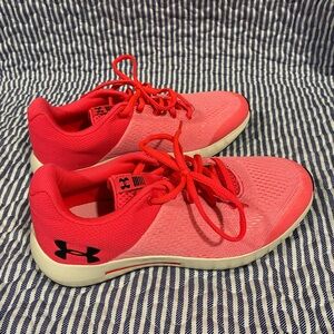 Under Armour. Size 5Y. Bright Pink.